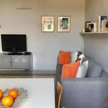 Sunny Top Floor In San Frediano Florence Exterior photo