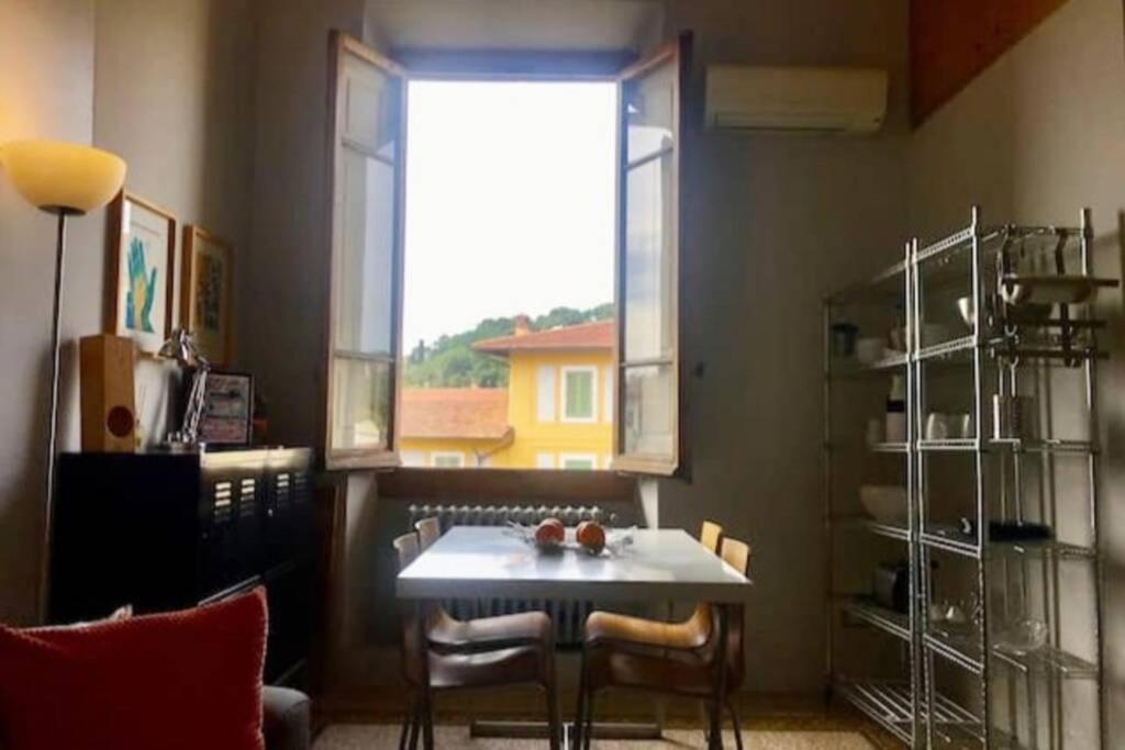 Sunny Top Floor In San Frediano Florence Exterior photo