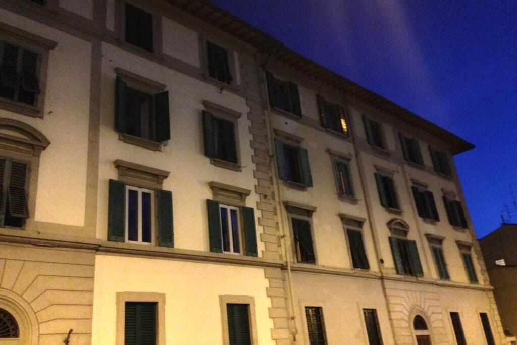 Sunny Top Floor In San Frediano Florence Exterior photo